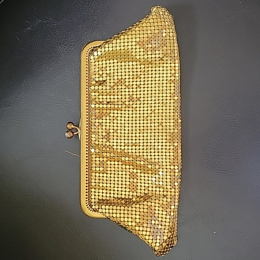 Vintage Gold Mesh Evening Clutch With Kiss lock Closure